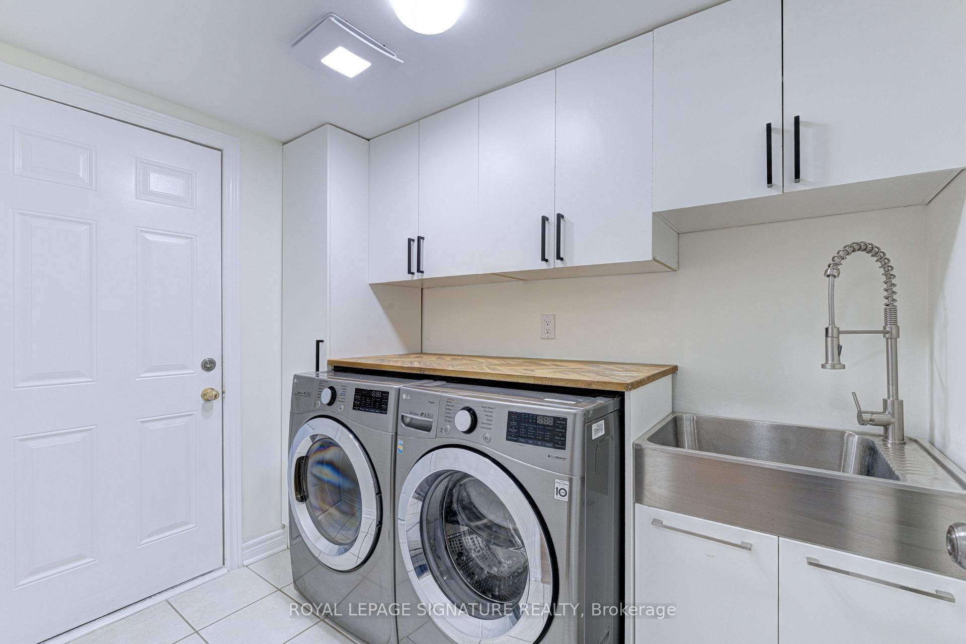 47 Lake Crescent, Barrie, ON - Indoor Photo Showing Laundry Room