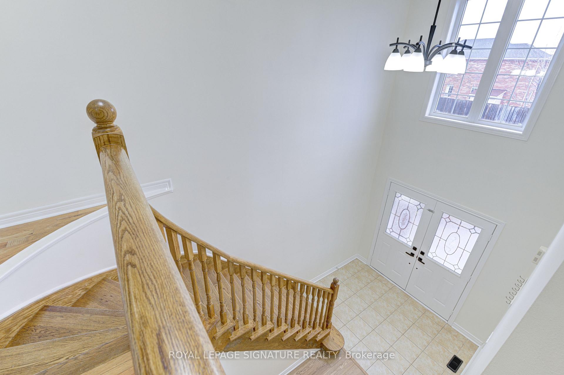 47 Lake Crescent, Barrie, ON - Indoor Photo Showing Other Room