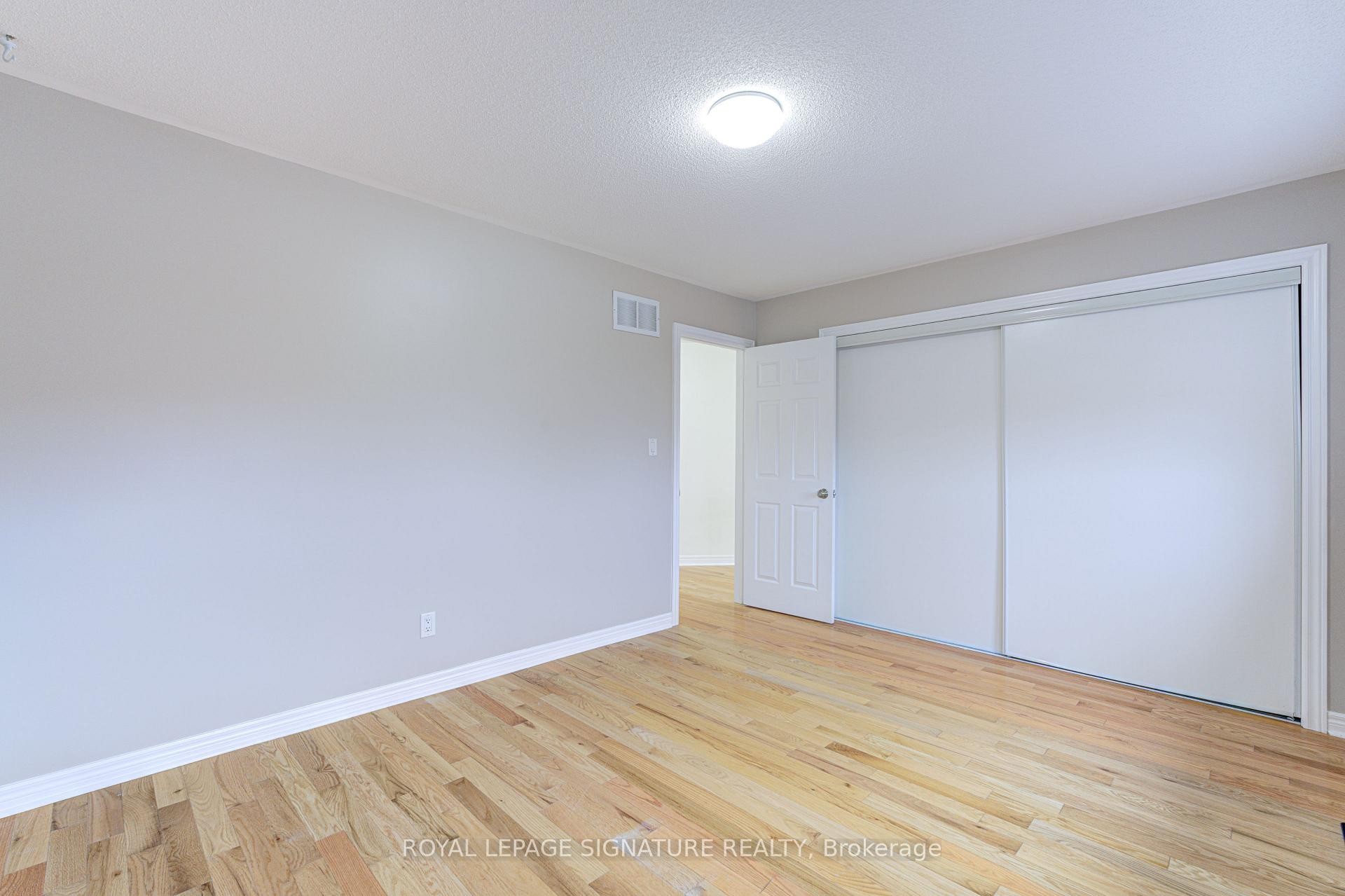 47 Lake Crescent, Barrie, ON - Indoor Photo Showing Other Room