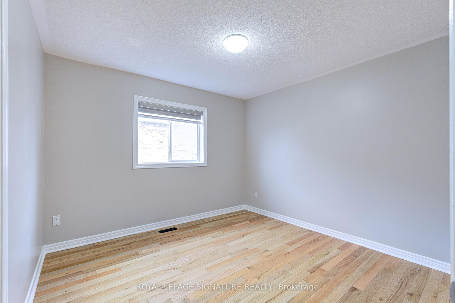 47 Lake Crescent, Barrie, ON - Indoor Photo Showing Other Room
