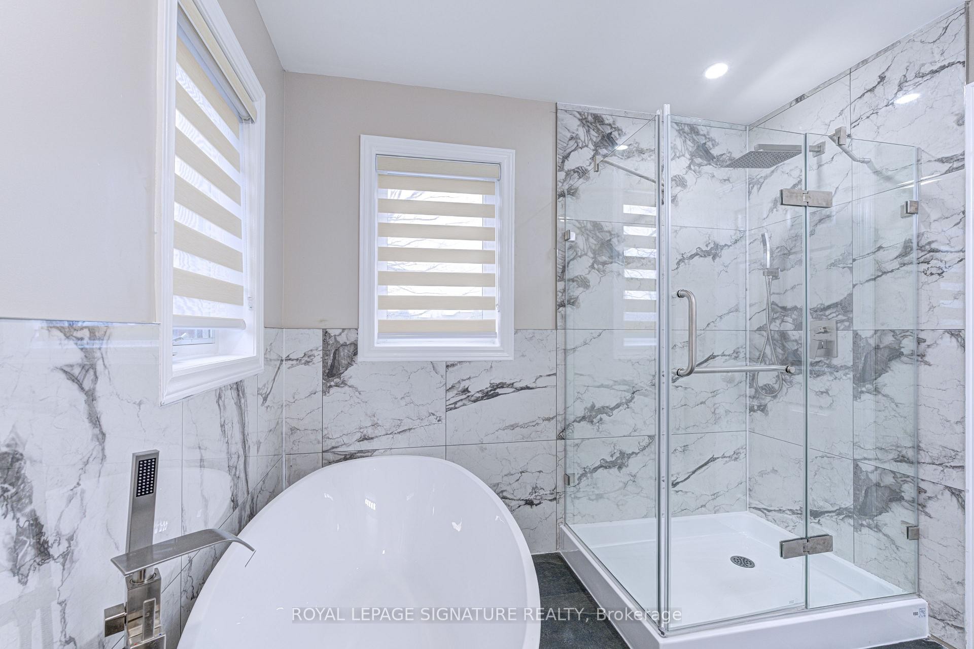 47 Lake Crescent, Barrie, ON - Indoor Photo Showing Bathroom