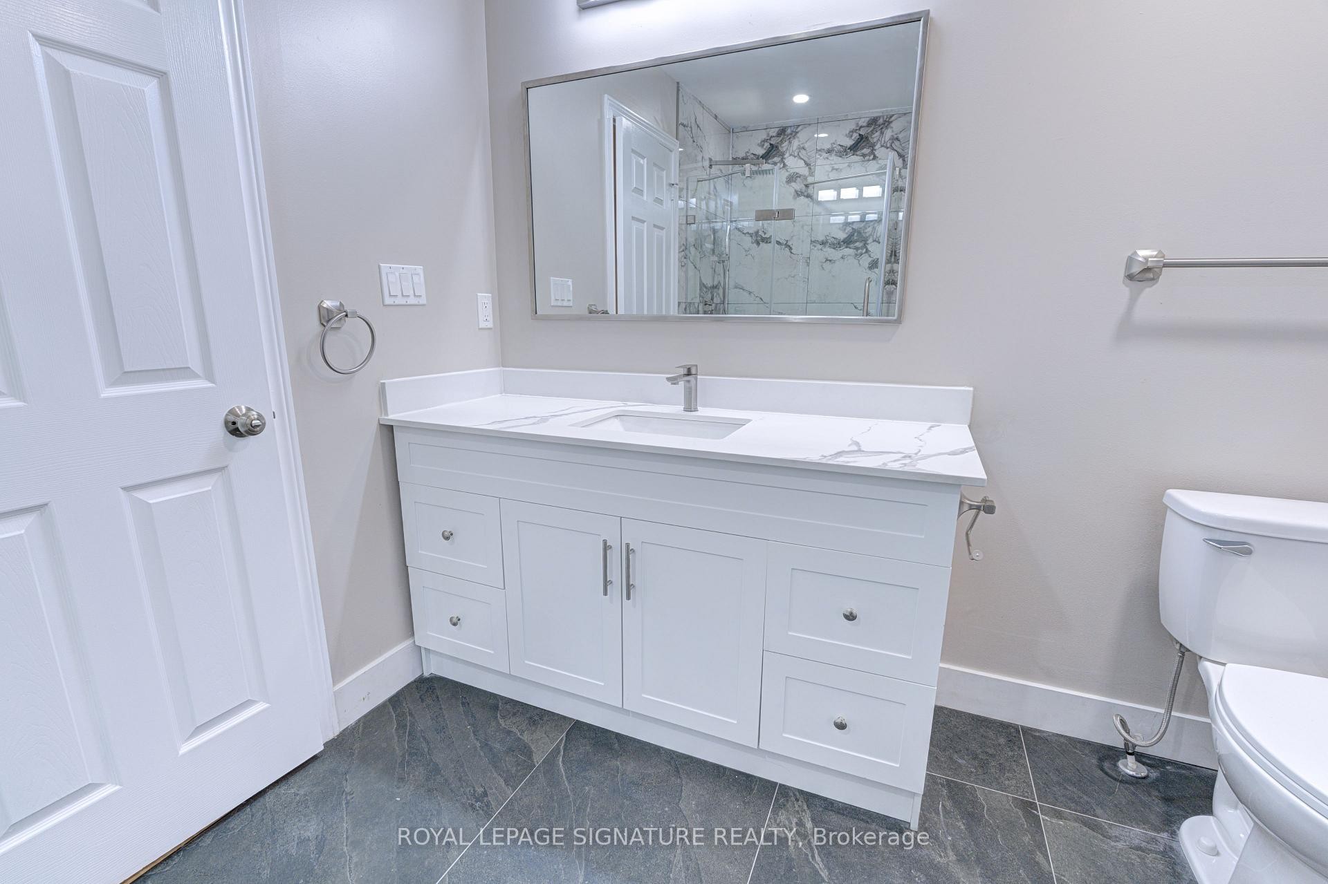 47 Lake Crescent, Barrie, ON - Indoor Photo Showing Bathroom