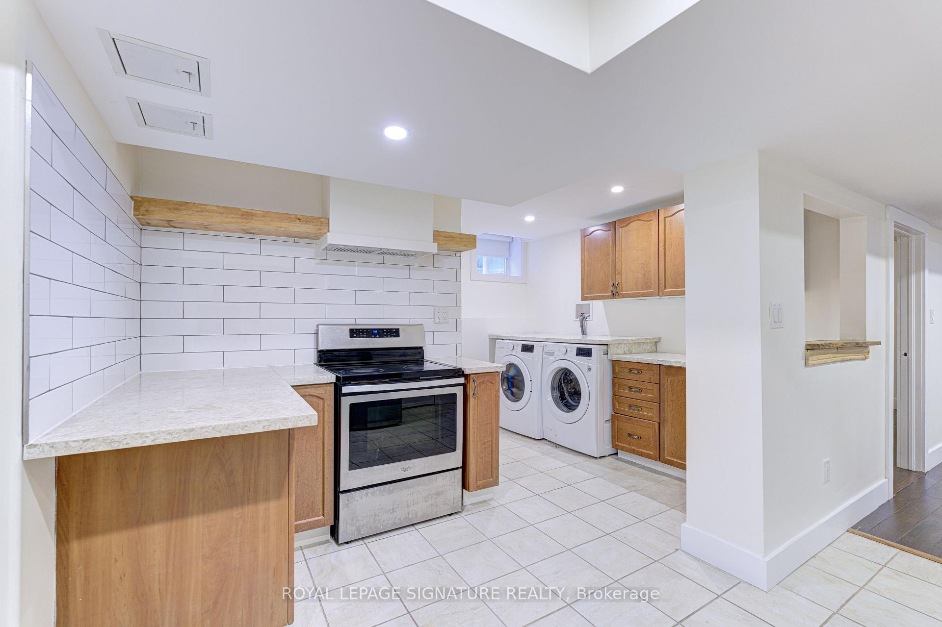 47 Lake Crescent, Barrie, ON - Indoor Photo Showing Kitchen