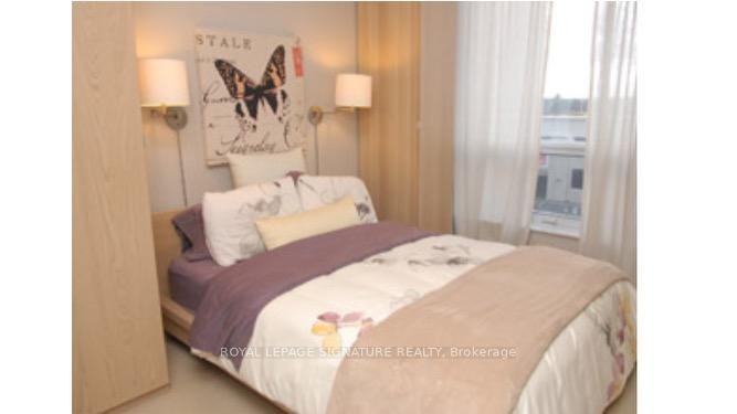 321-135 Village Green Square, Toronto, ON - Indoor Photo Showing Bedroom