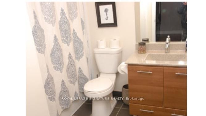 321-135 Village Green Square, Toronto, ON - Indoor Photo Showing Bathroom