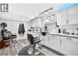 Home Salon/Additional Bedroom option -