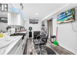 Home Salon/Additional Bedroom option -