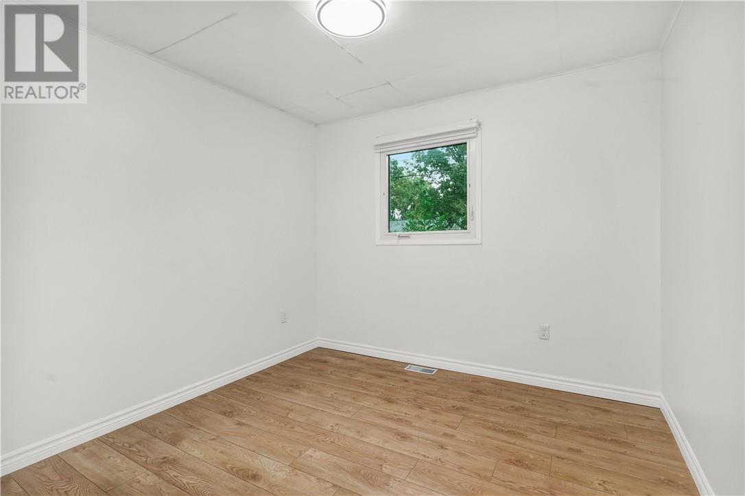 675 Brophy Street, Massey, ON - Indoor Photo Showing Other Room