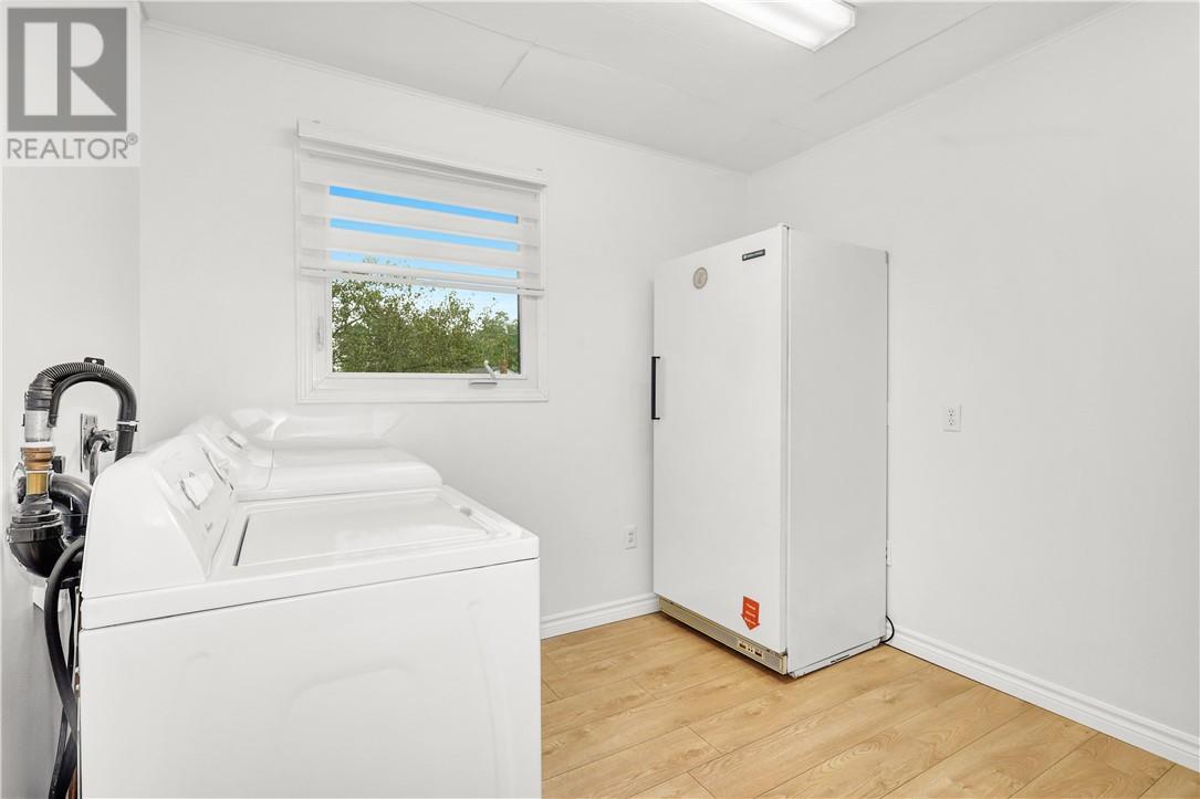675 Brophy Street, Massey, ON - Indoor Photo Showing Laundry Room