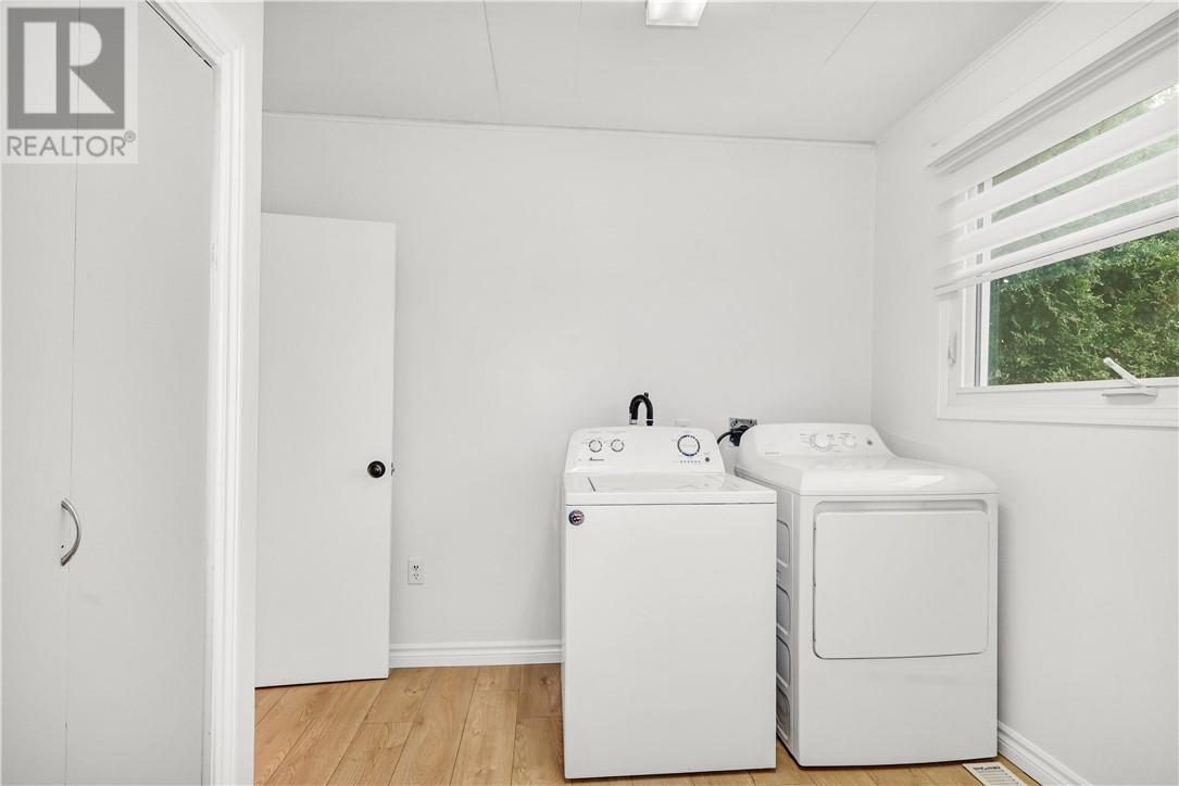 675 Brophy Street, Massey, ON - Indoor Photo Showing Laundry Room