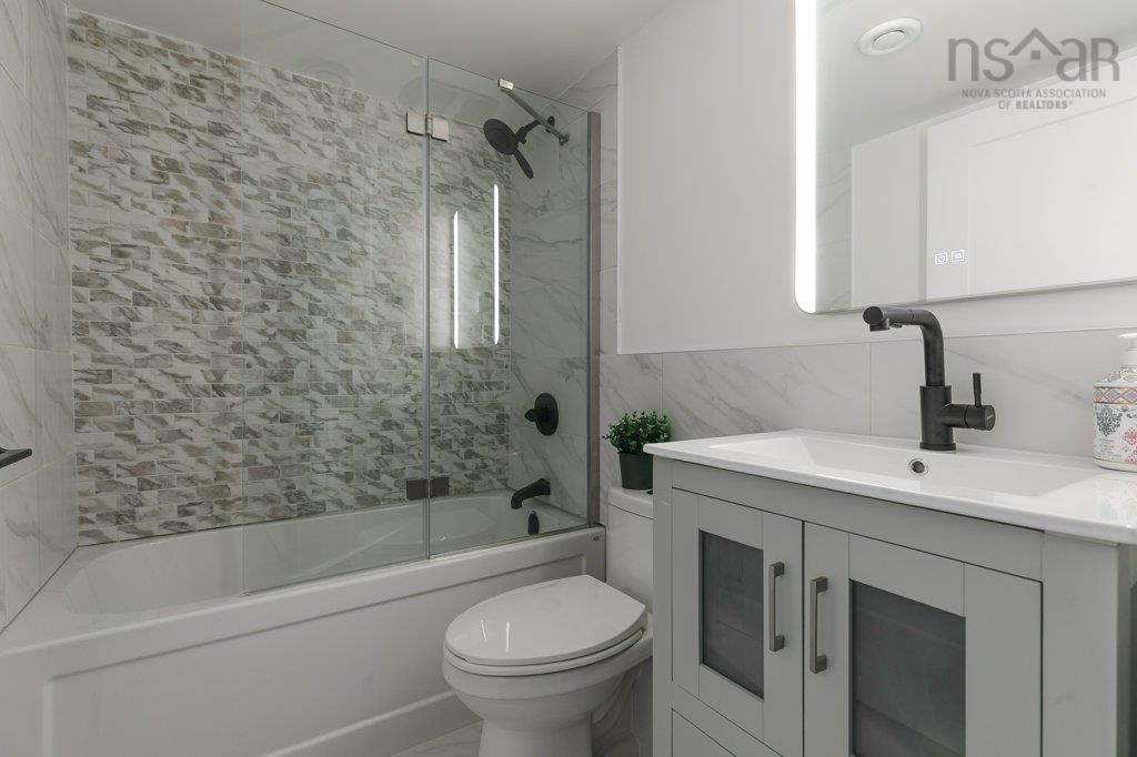 132 Regent Street, Chester, NS