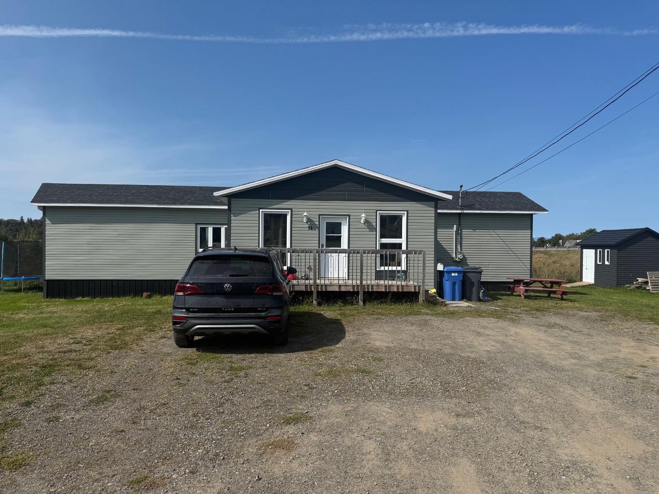 Frontage - 14 Place Drapeau, Saint-Philippe-De-Néri, QC - Outdoor