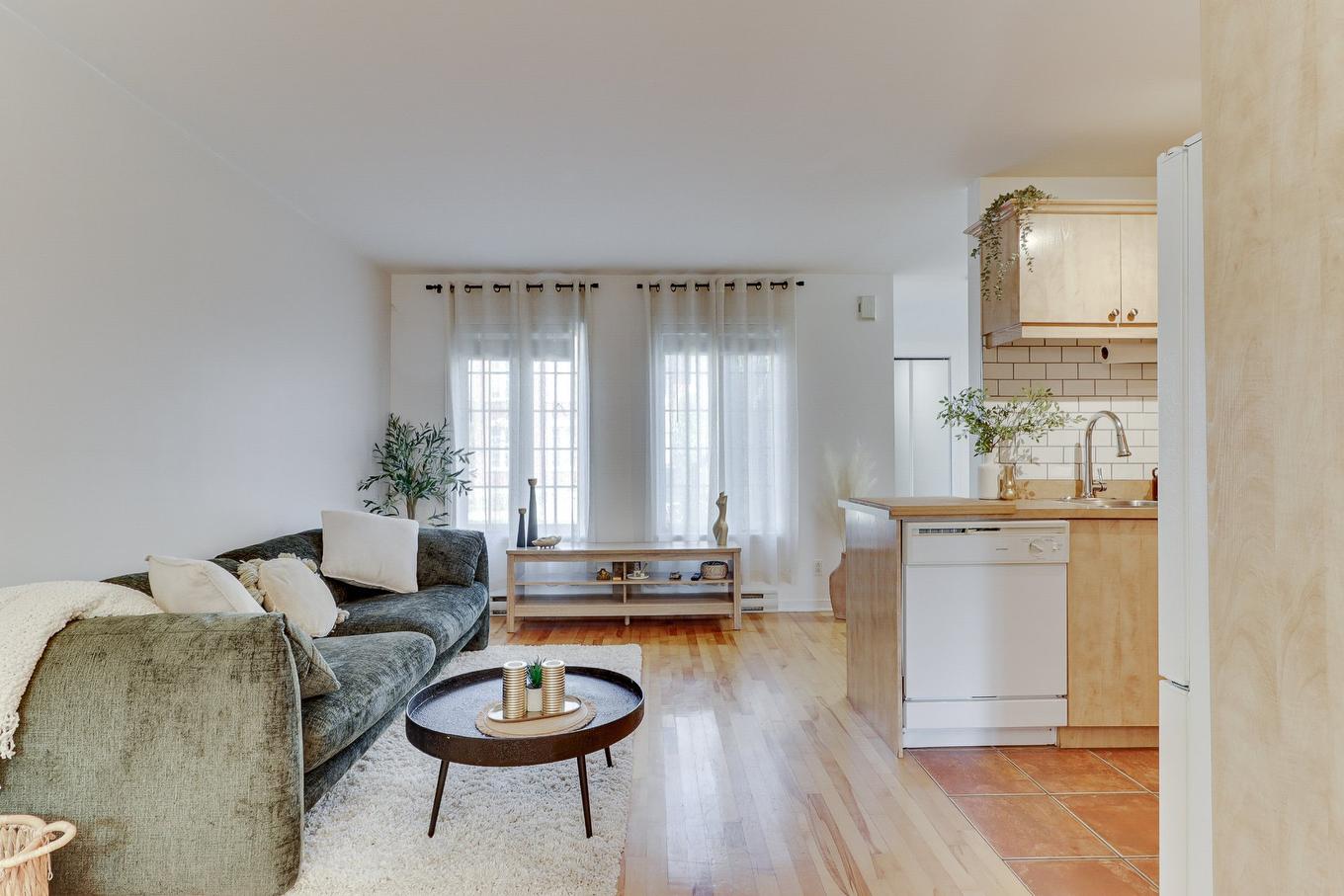 Salon - 102-8031 Boul. Lévesque E., Laval (Duvernay), QC - Indoor Photo Showing Living Room