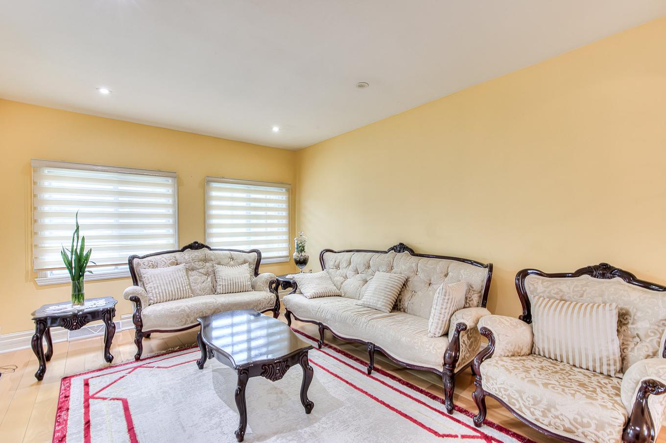 Salon - 15 Rue Ash, Dollard-Des-Ormeaux, QC - Indoor Photo Showing Living Room