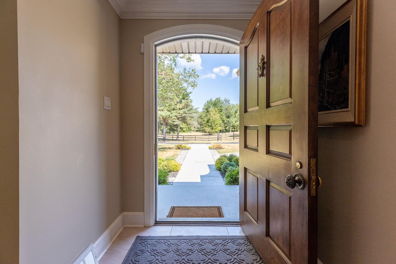 Hall - 2890 Ch. Ste-Angélique, Saint-Lazare, QC