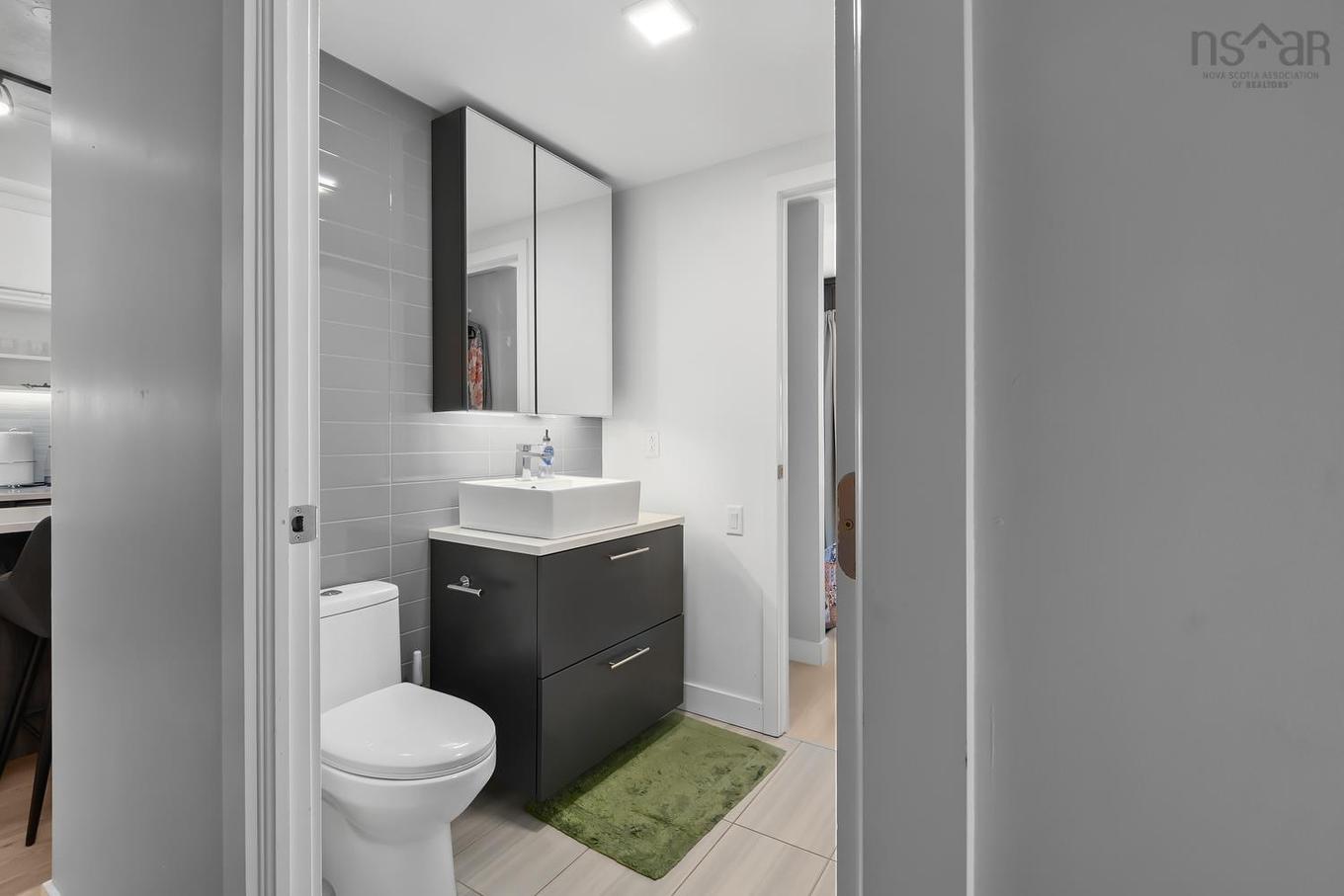 207 1048 Wellington St, Halifax, NS