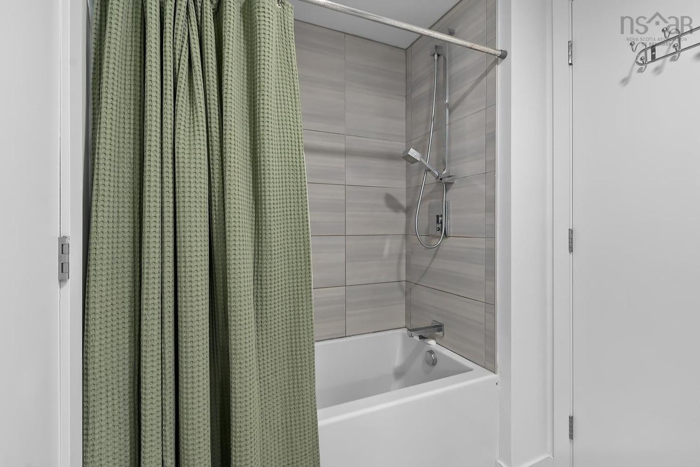 207 1048 Wellington St, Halifax, NS