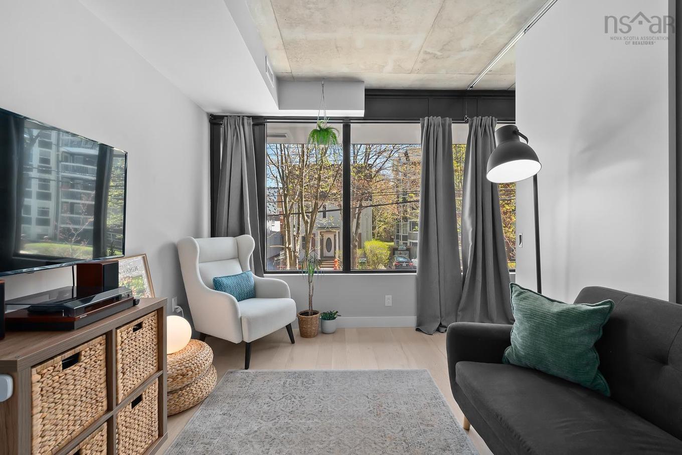 207 1048 Wellington St, Halifax, NS