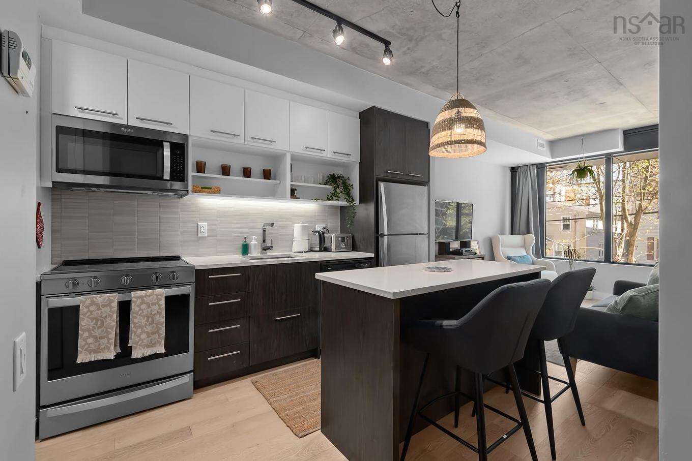 207 1048 Wellington St, Halifax, NS