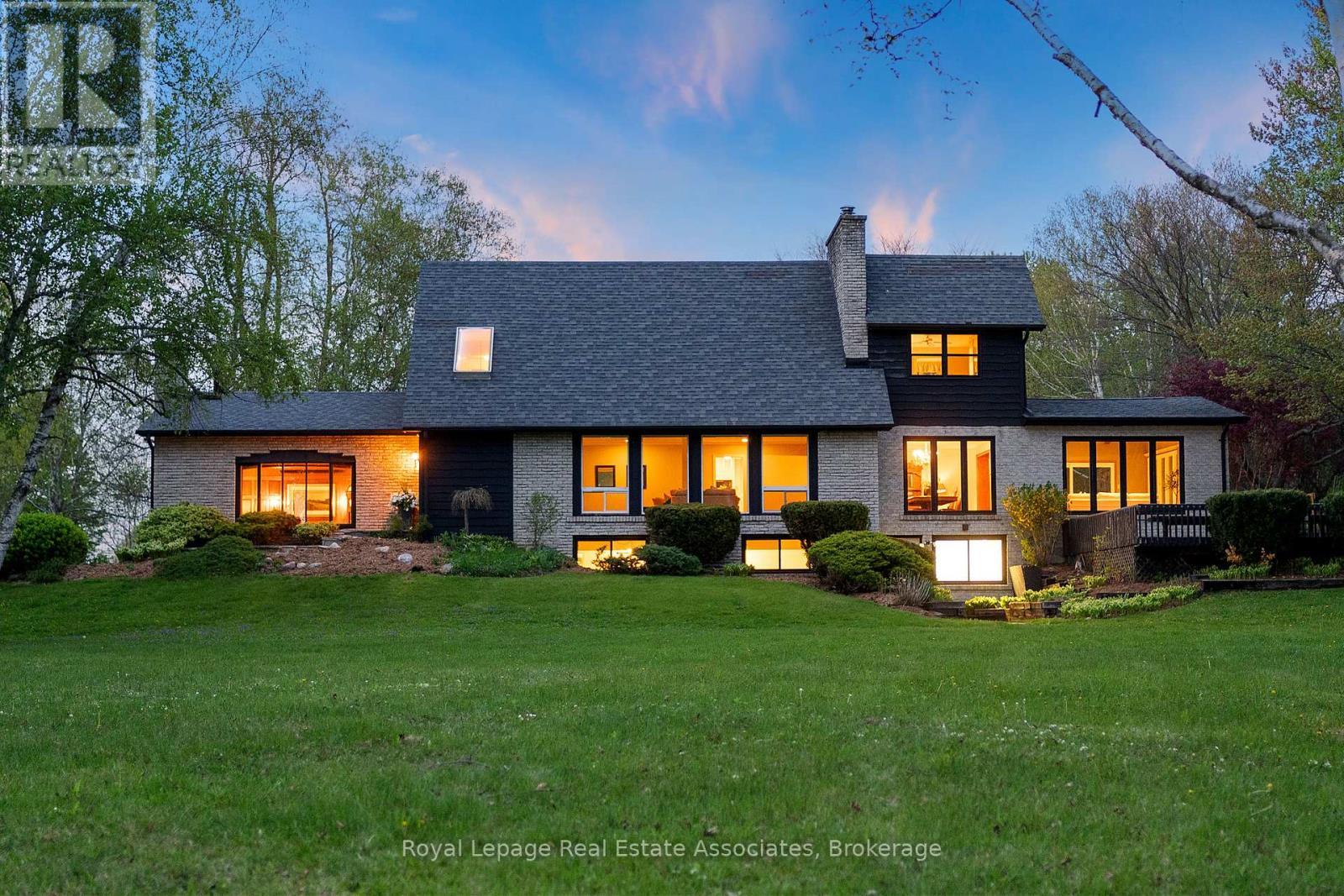 15633 Kennedy Road, Caledon, ON - Outdoor With Facade