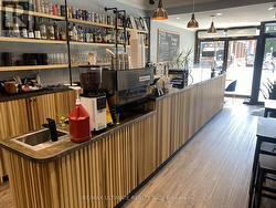 506 QUEEN STREET W Toronto, ON M5V 2B3