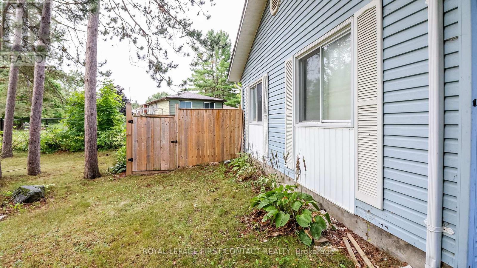 24 Howard Avenue, Tiny, ON - Outdoor