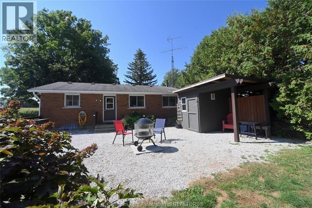 161 Queen Street, Highgate, ON - Outdoor