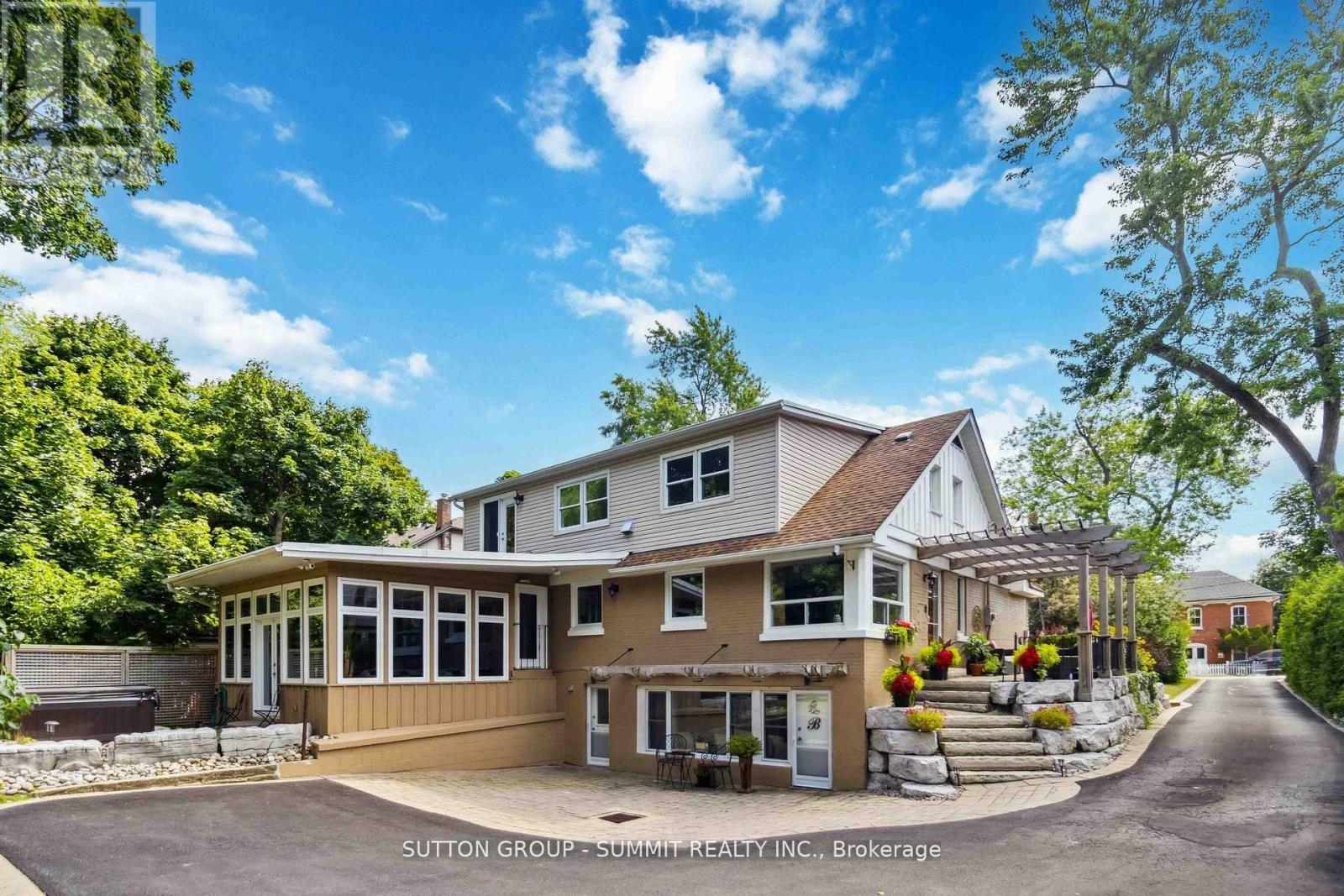 353 Queen Street S, Mississauga, ON - Outdoor