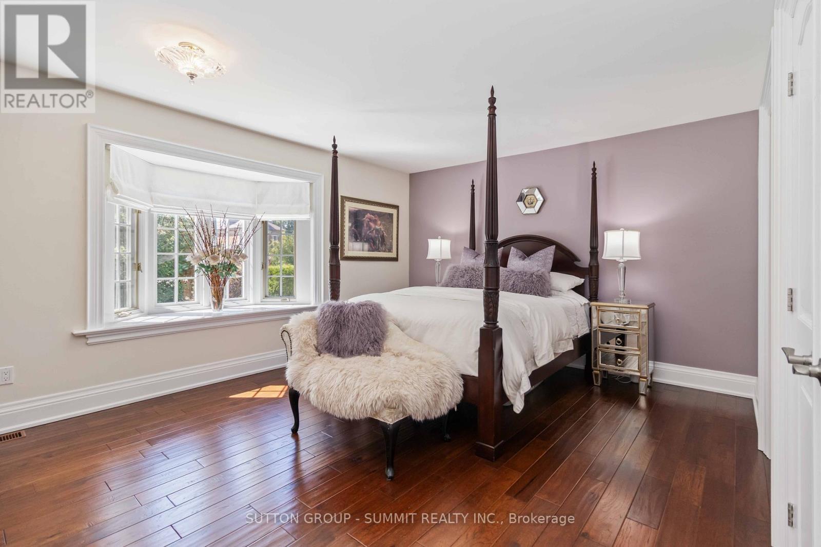 353 Queen Street S, Mississauga, ON - Indoor Photo Showing Bedroom