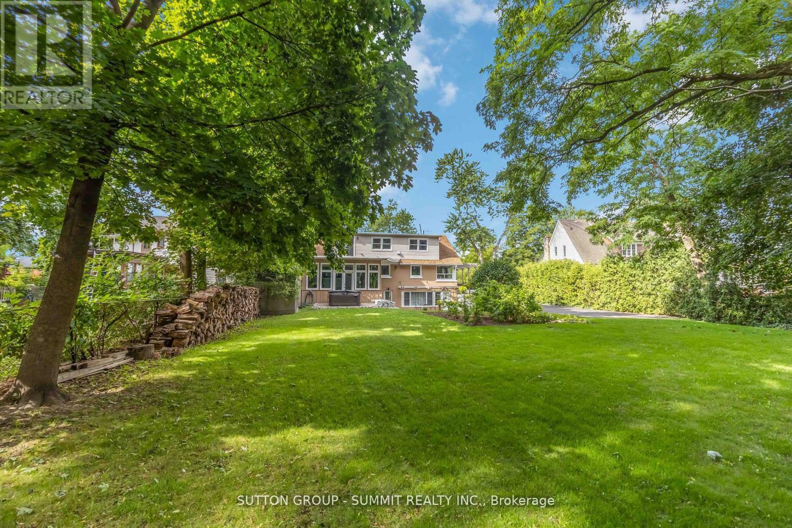 353 Queen Street S, Mississauga, ON - Outdoor