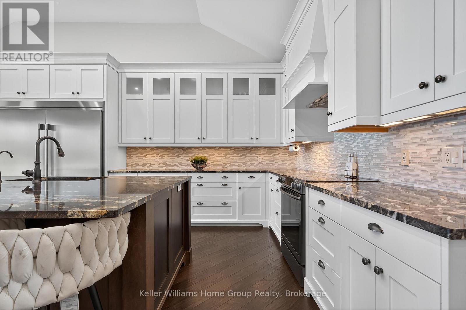 4659 Lobsinger Line, Wellesley, ON - Indoor Photo Showing Kitchen With Upgraded Kitchen