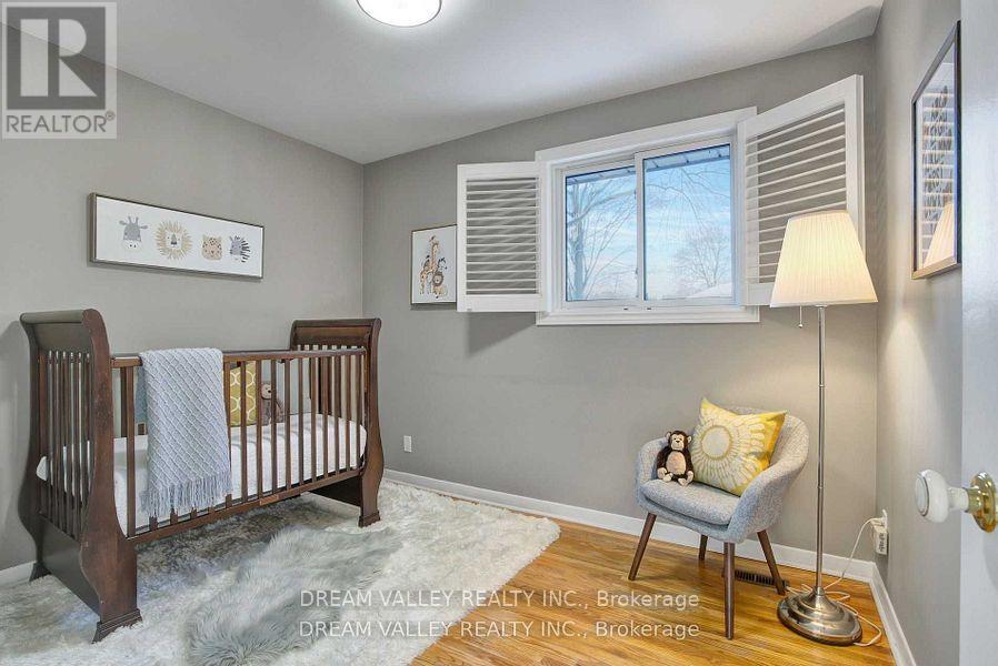 52 South Marine Drive, Toronto, ON - Indoor Photo Showing Bedroom