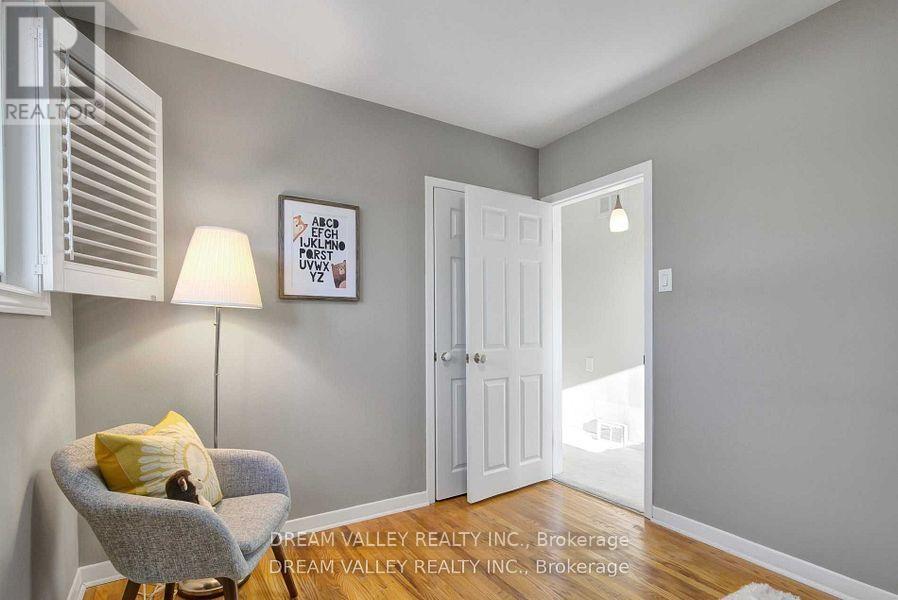 52 South Marine Drive, Toronto, ON - Indoor Photo Showing Other Room