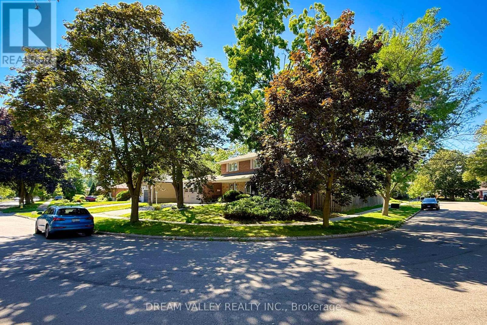 52 South Marine Drive, Toronto, ON - Outdoor