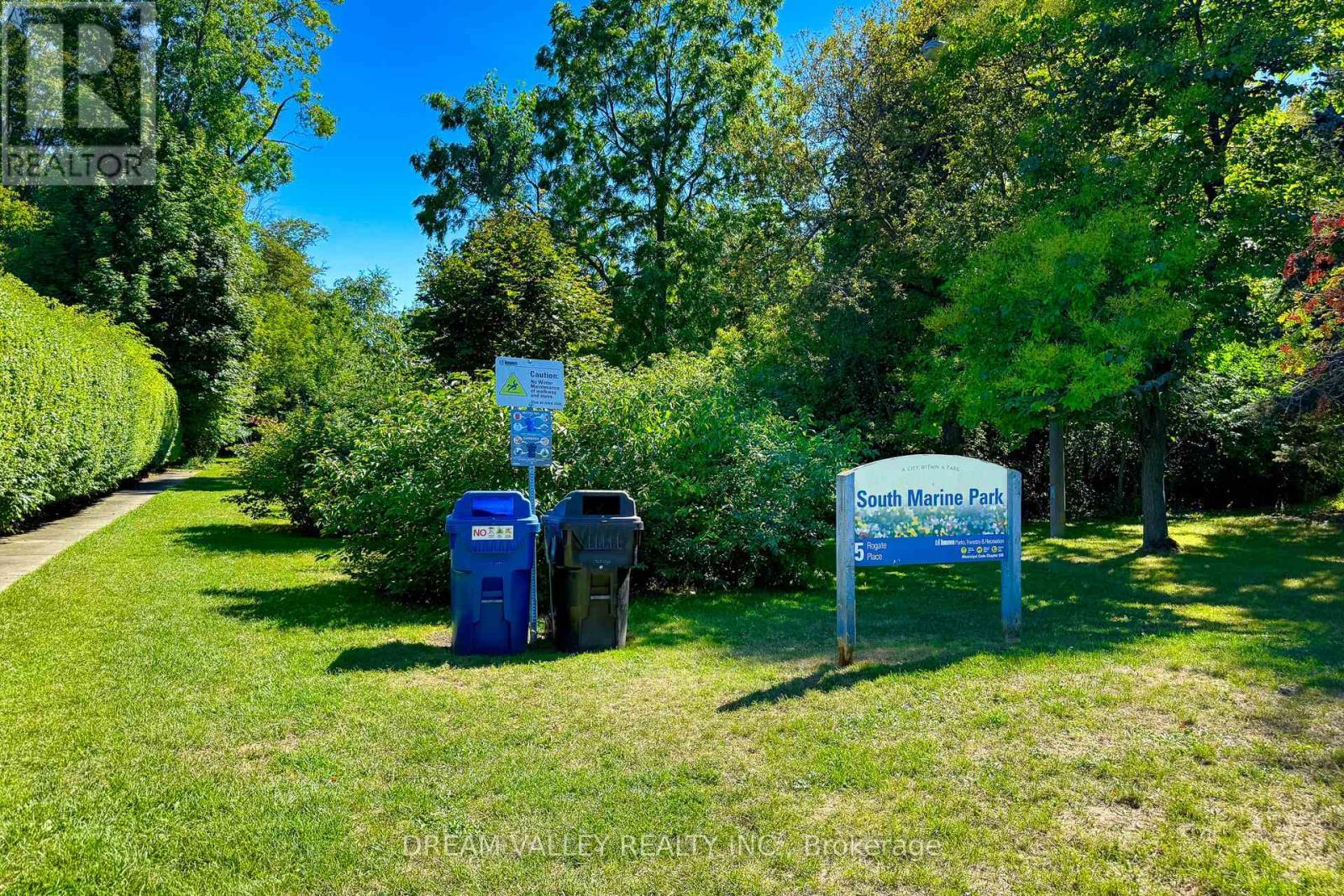 52 South Marine Drive, Toronto, ON - Outdoor