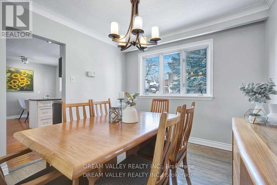 52 South Marine Drive, Toronto, ON - Indoor Photo Showing Dining Room
