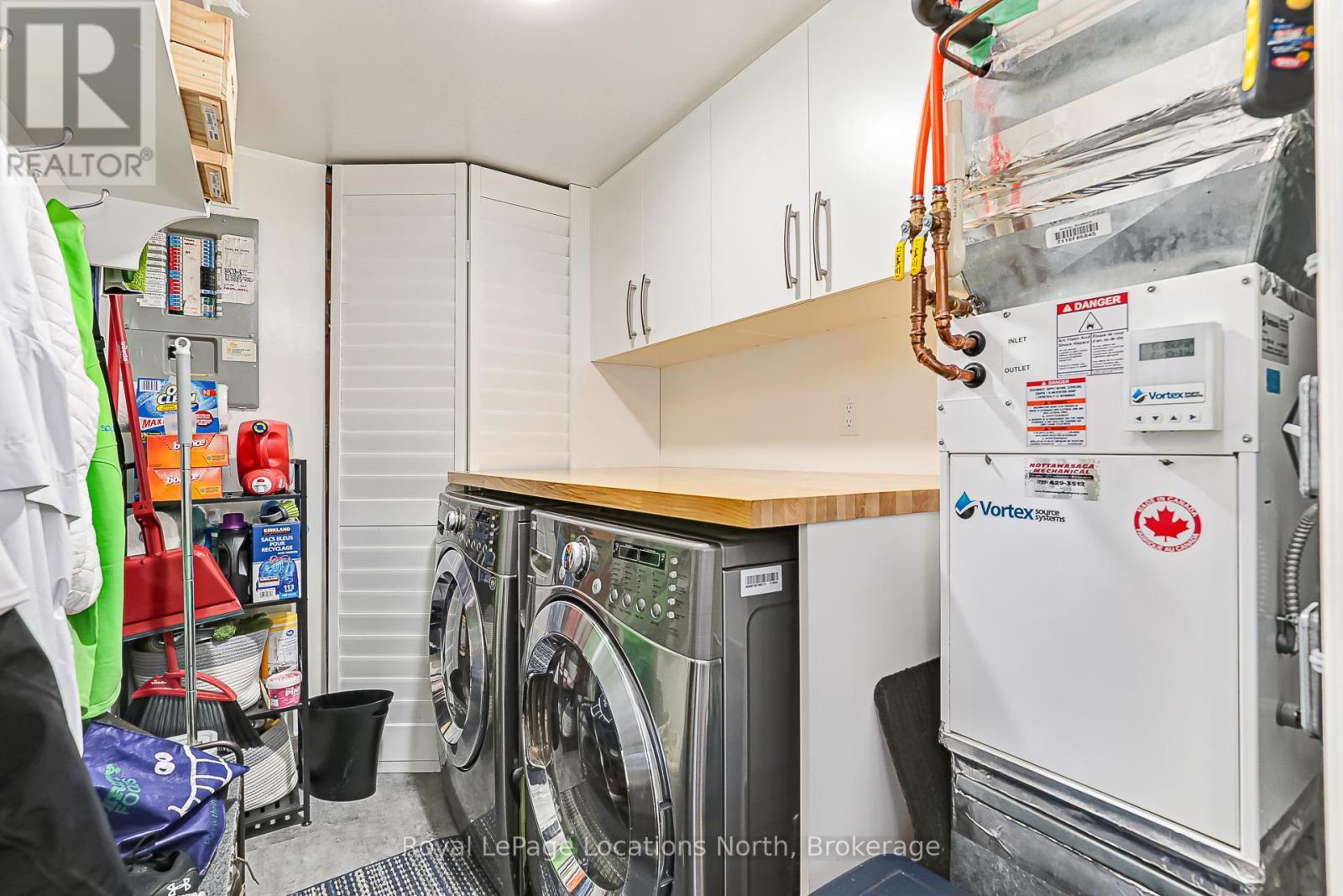 423 Mariners Way, Collingwood, ON - Indoor Photo Showing Laundry Room