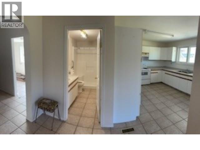 5363 Horn Road, Vanderhoof, BC - Indoor Photo Showing Kitchen