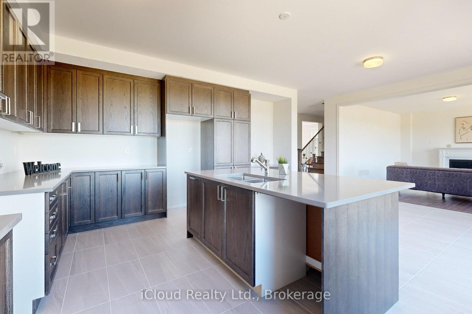 51 Sparrow Way, Adjala-Tosorontio, ON - Indoor Photo Showing Kitchen