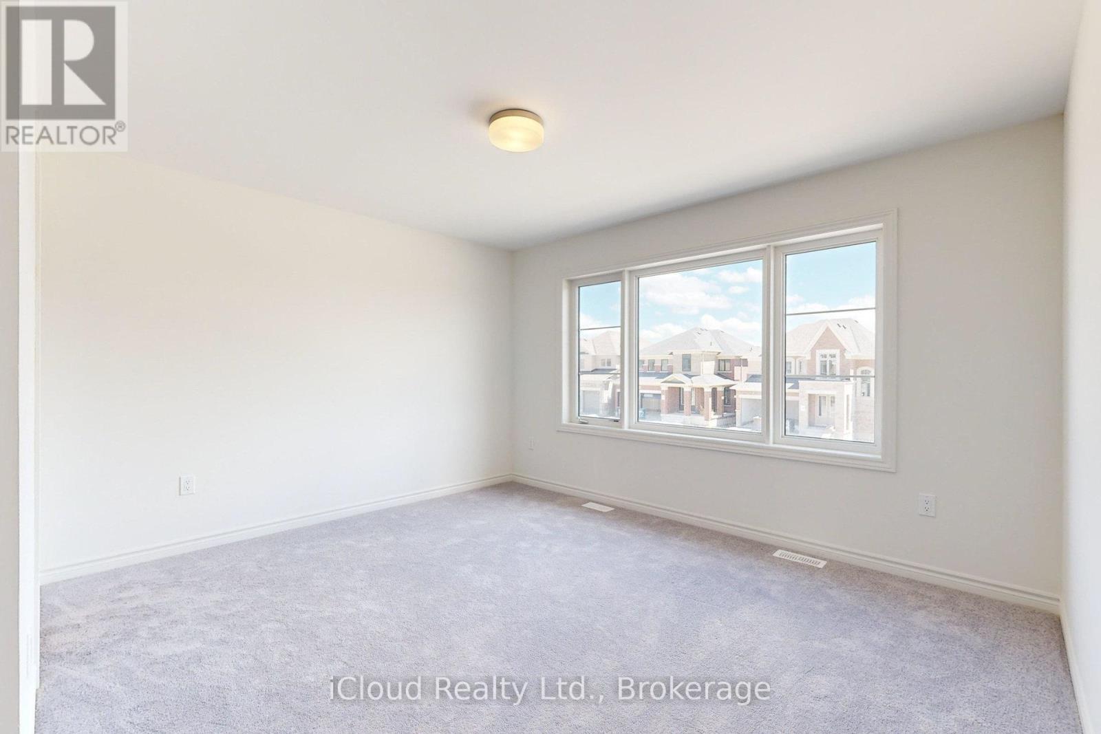 51 Sparrow Way, Adjala-Tosorontio, ON - Indoor Photo Showing Other Room