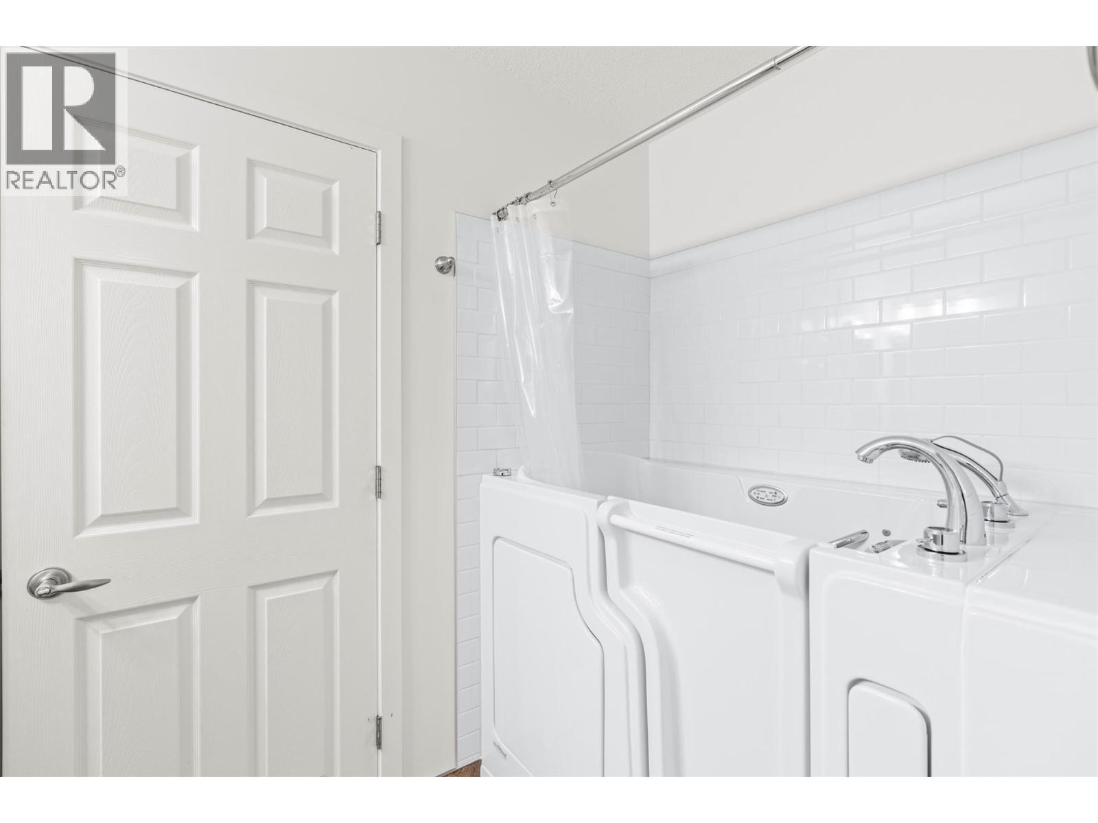 3930 20 Street Unit# 6, Vernon, BC - Indoor Photo Showing Laundry Room