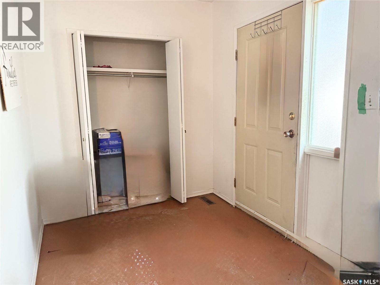 807 29Th Street W, Saskatoon, SK - Indoor Photo Showing Other Room