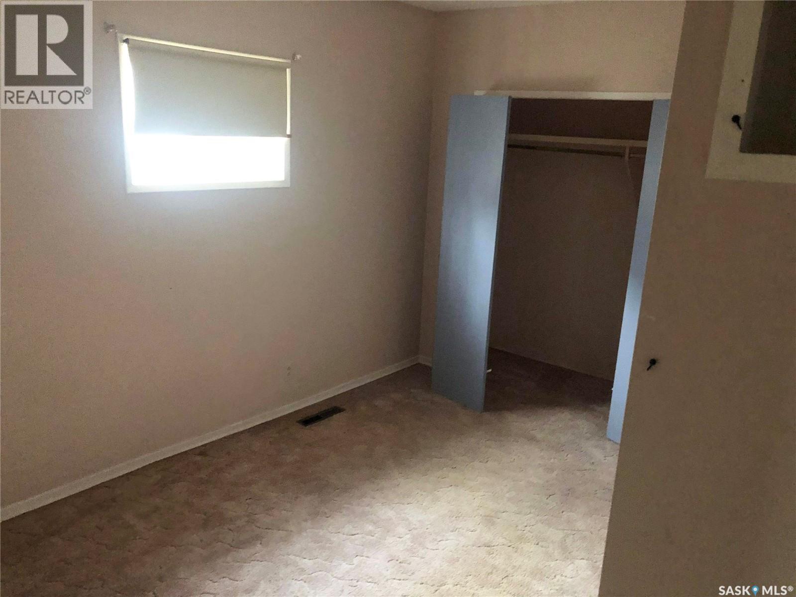 807 29Th Street W, Saskatoon, SK - Indoor Photo Showing Other Room