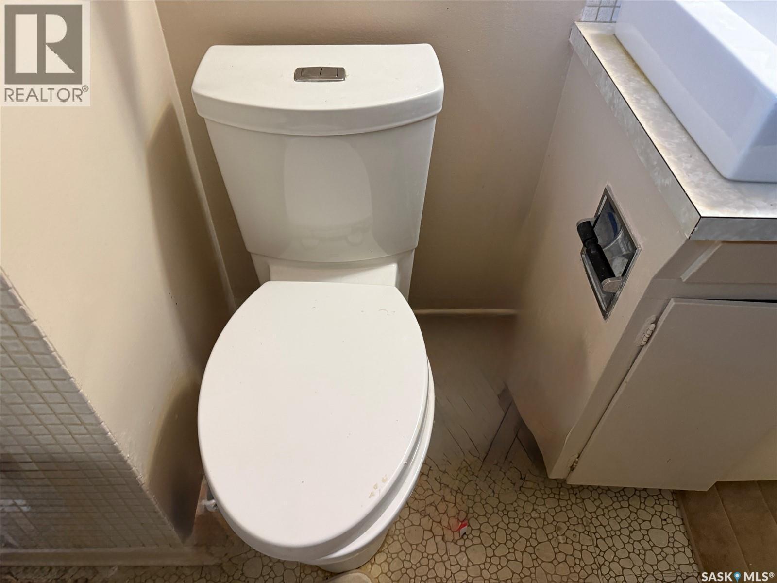 807 29Th Street W, Saskatoon, SK - Indoor Photo Showing Laundry Room