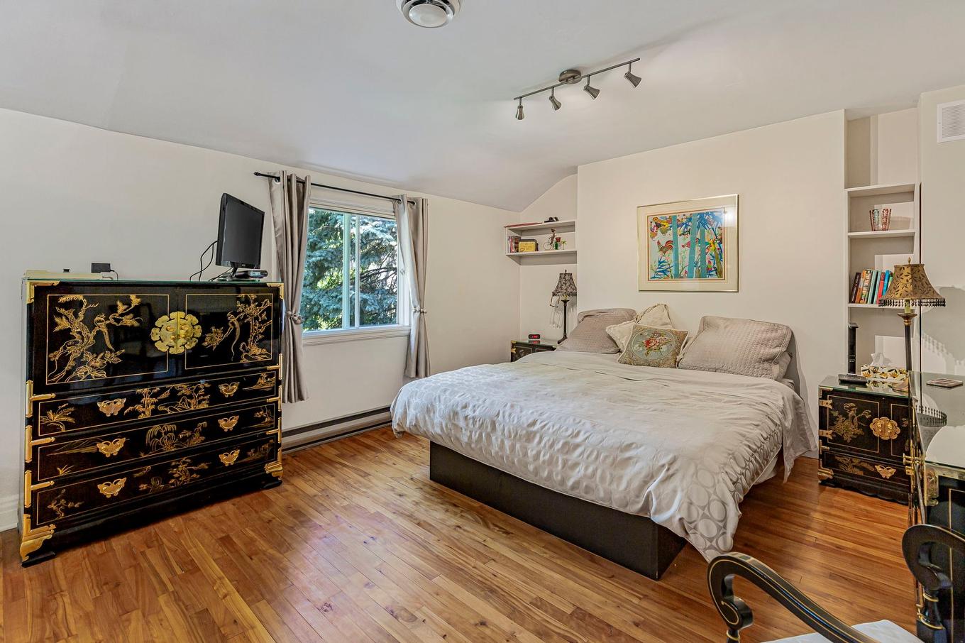 Chambre à coucher principale - 1170 Ch. Waterloo, Mont-Royal, QC - Indoor Photo Showing Bedroom
