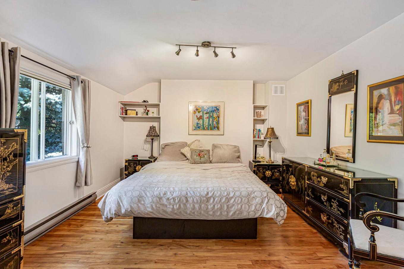 Chambre à coucher principale - 1170 Ch. Waterloo, Mont-Royal, QC - Indoor Photo Showing Bedroom
