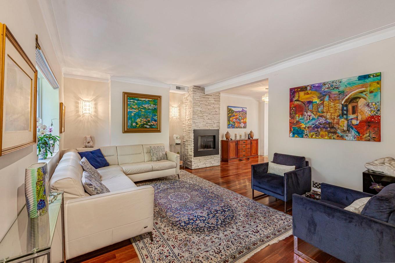 Salon - 1170 Ch. Waterloo, Mont-Royal, QC - Indoor Photo Showing Living Room With Fireplace
