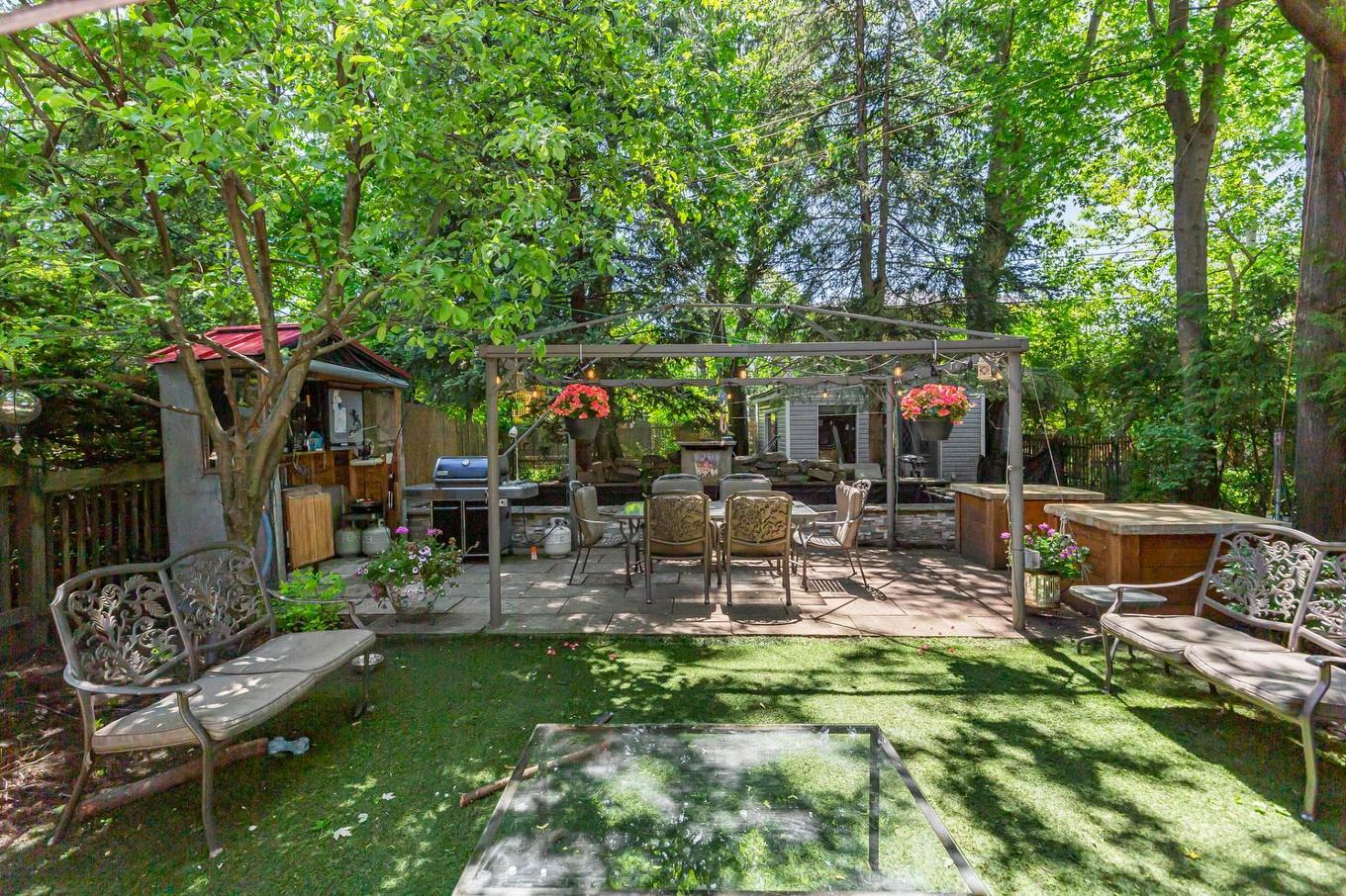 Jardin - 1170 Ch. Waterloo, Mont-Royal, QC - Outdoor With Deck Patio Veranda