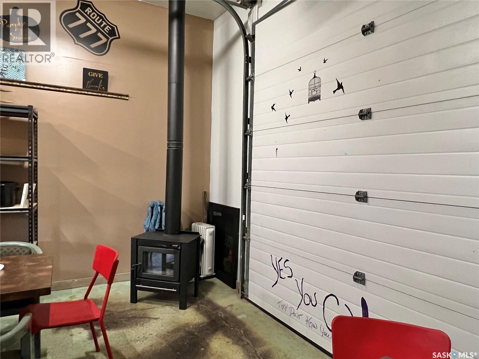 111 Railway Avenue N, Middle Lake, SK