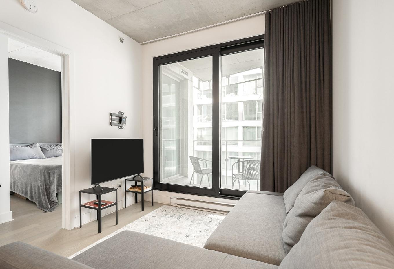 Salon - 705-2020 Boul. René-Lévesque O., Montréal (Ville-Marie), QC - Indoor